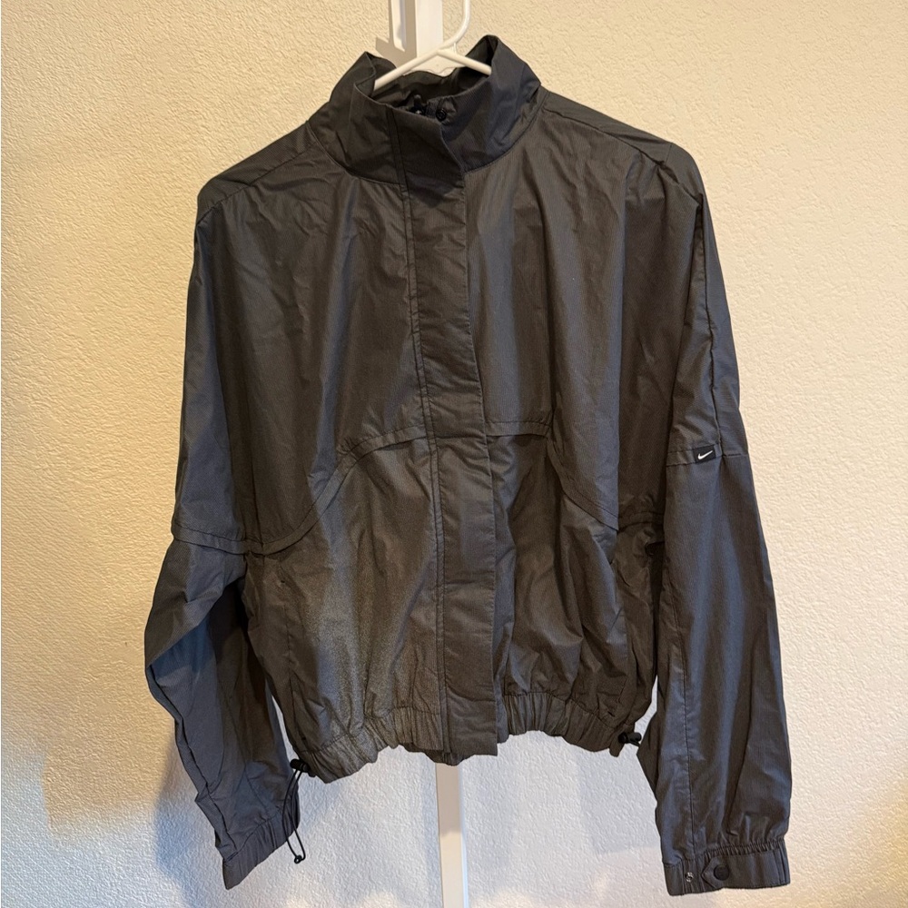 Nike Women’s Run Division Running Jacket